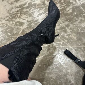Elegant Black Patterned Women's Boots
